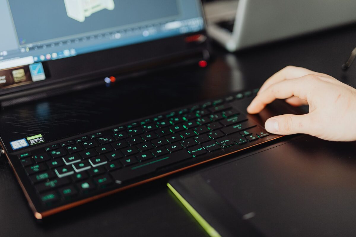Diagnostyka sterownikow po przelaczeniu miedzy trybem zintegrowanym a dedykowanym optimus mux — serwis laptopów HyperX