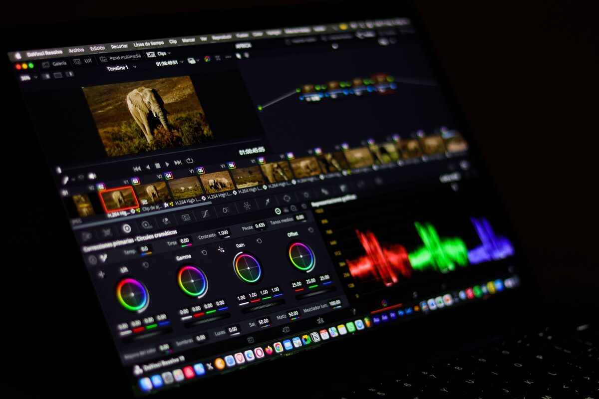 Laptop wylacza sie nagle podczas renderowania lub eksportu wideo — serwis laptopów HyperX