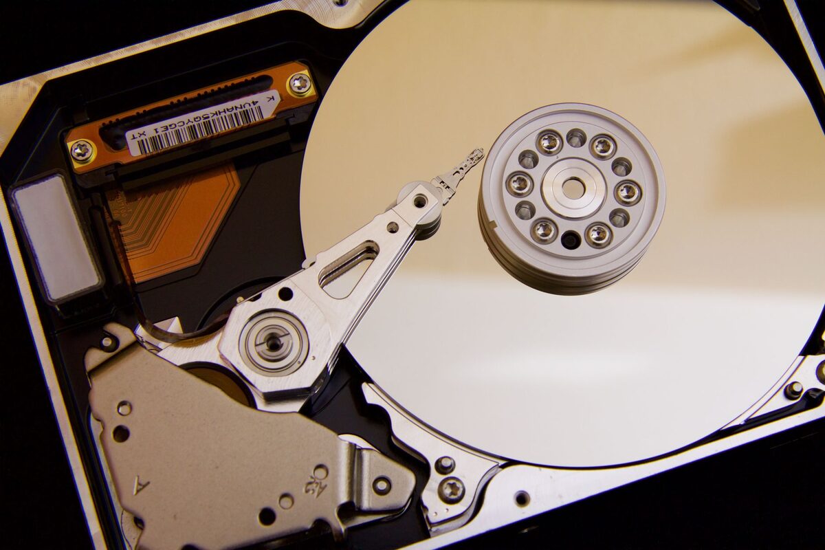 Zdjęcie ilustracyjne — Wymiana pojedynczego modułu RAM na dwa dla trybu dual-channel